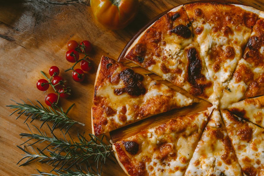 Veg cheese pizza
